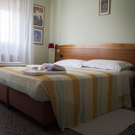 Hotel Trieste Pontelongo Екстериор снимка